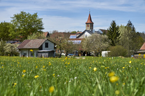 Blick auf den Nachbarort Ellrichshausen